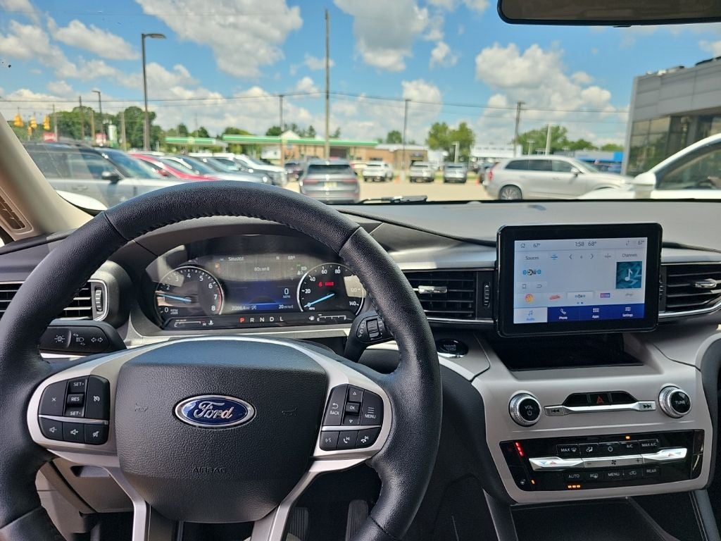 2023 Ford Explorer XLT