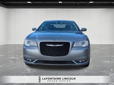 2018 Chrysler 300 Touring