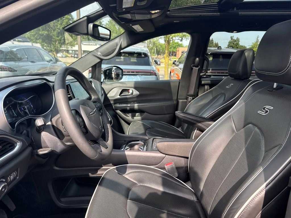 2025 Chrysler Pacifica Limited