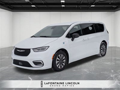 2025 Chrysler Pacifica Hybrid Select