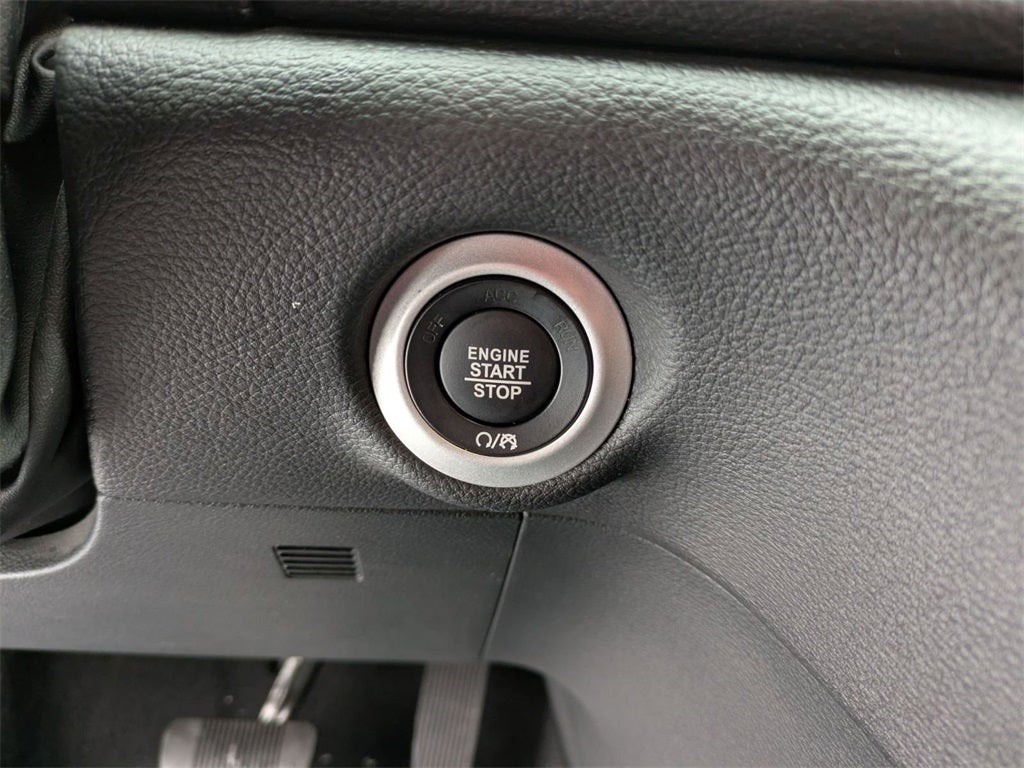 2025 Chrysler Pacifica Hybrid Select