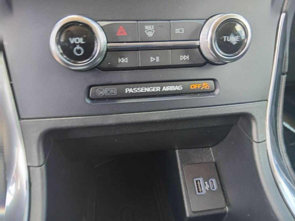 2023 Ford Edge Titanium