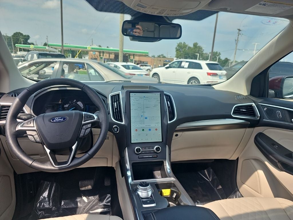 2023 Ford Edge Titanium
