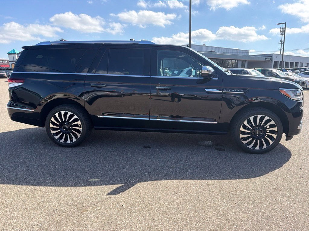 2023 Lincoln Navigator L Black Label
