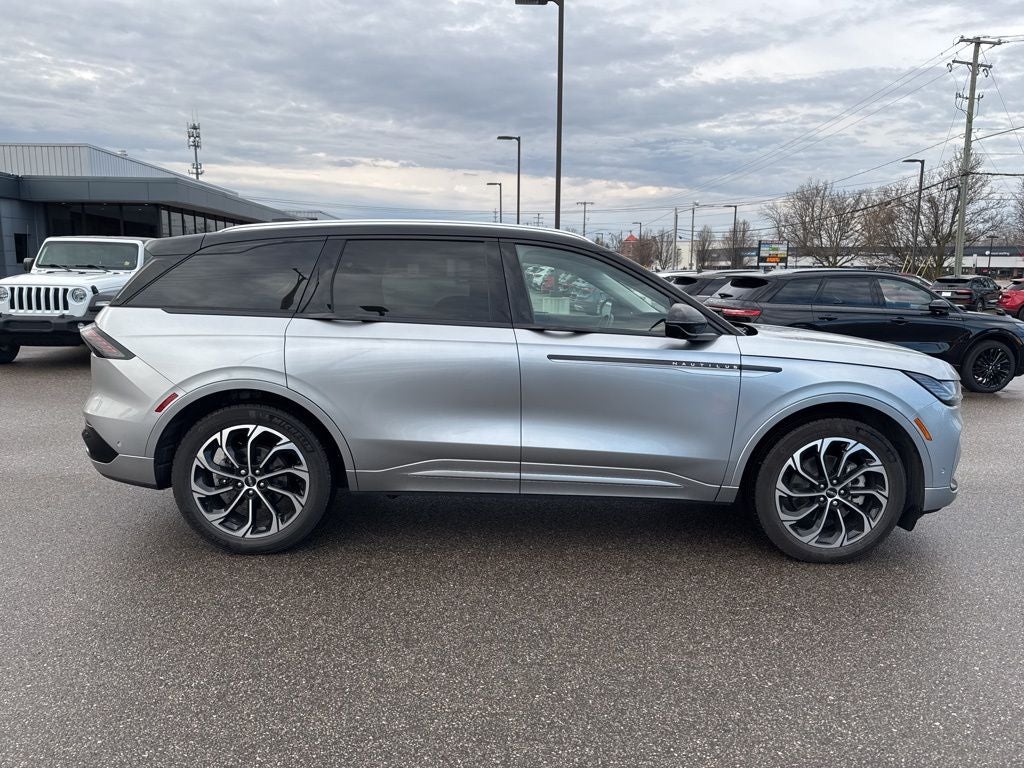 2024 Lincoln Nautilus Reserve