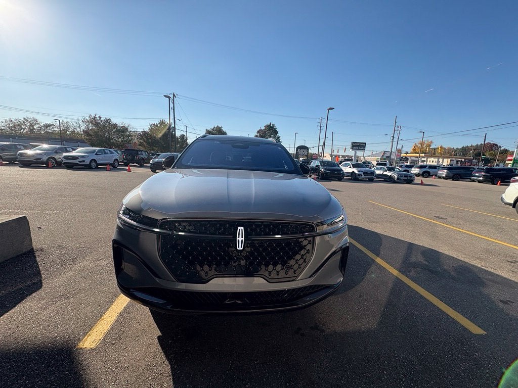 2025 Lincoln Nautilus Reserve