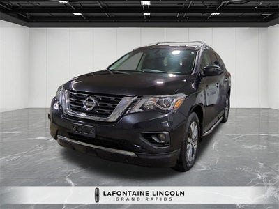 2020 Nissan Pathfinder SV
