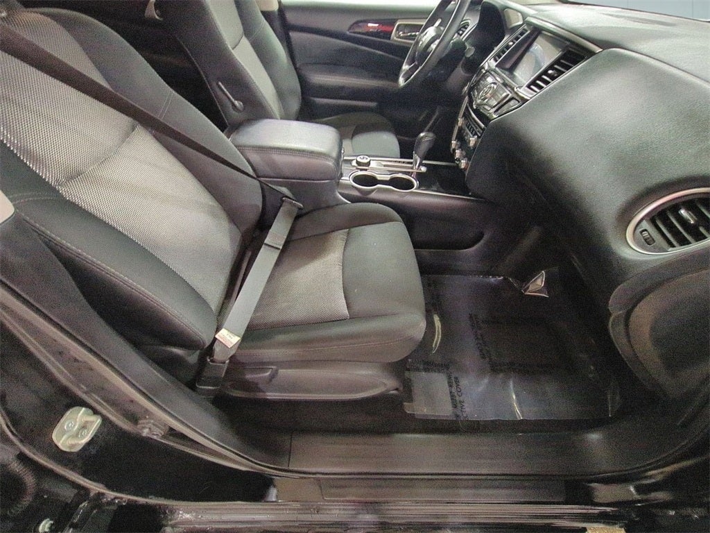 2020 Nissan Pathfinder SV