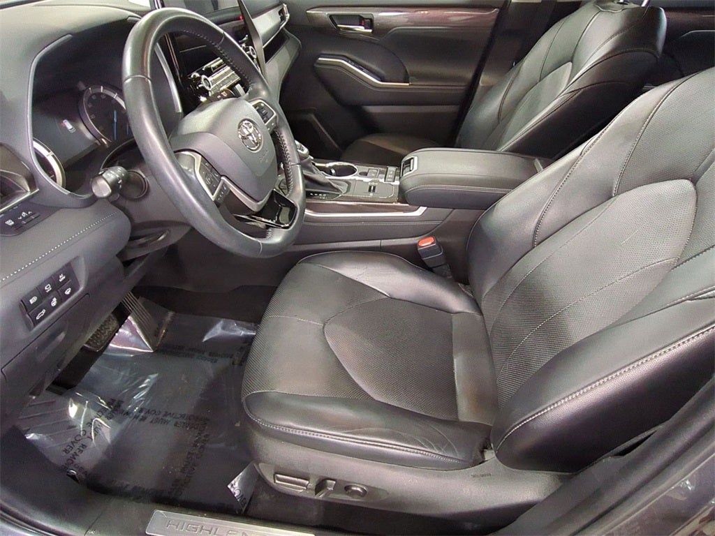 2022 Toyota Highlander Hybrid Limited