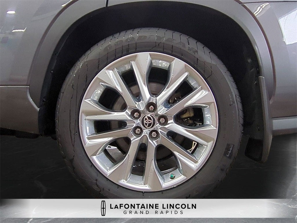 2022 Toyota Highlander Hybrid Limited