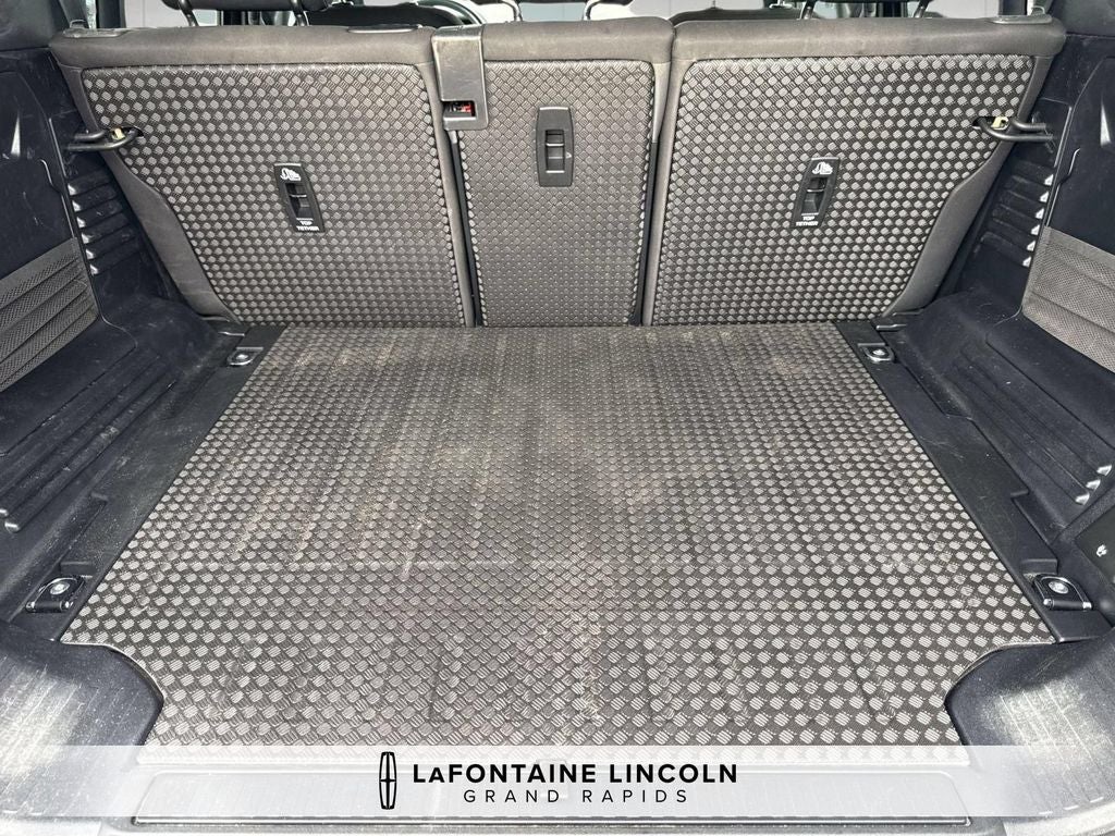 2025 Land Rover Defender 110 S