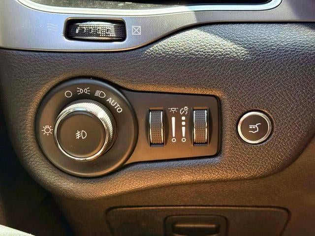 2019 Jeep Cherokee Limited FWD