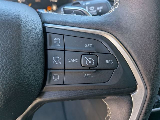 2023 Jeep Grand Cherokee Laredo 4x4