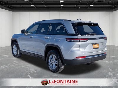 2023 Jeep Grand Cherokee Laredo 4x4