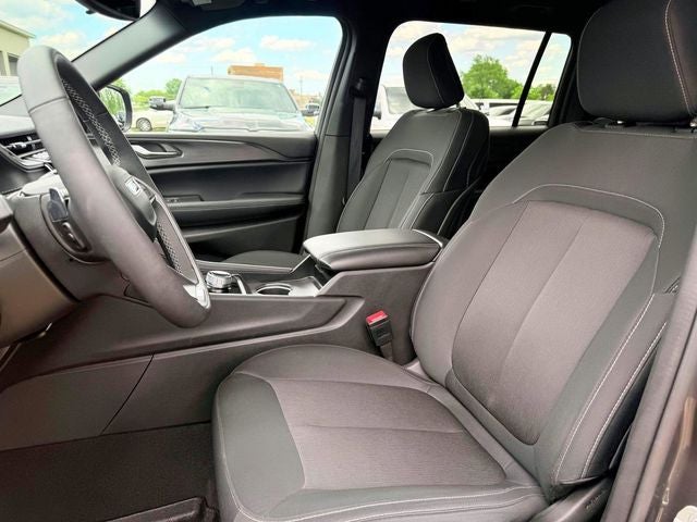 2024 Jeep Grand Cherokee L Laredo 4x4