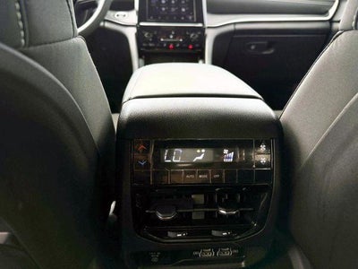 2024 Jeep Grand Cherokee L Laredo 4x4