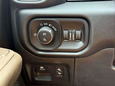 2025 RAM 1500 Big Horn Crew Cab 4x4 5'7' Box