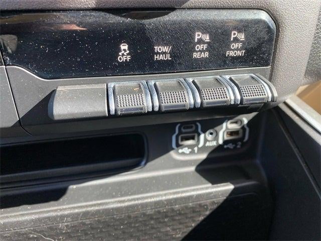 2020 RAM 1500 Big Horn Crew Cab 4x4 5'7' Box
