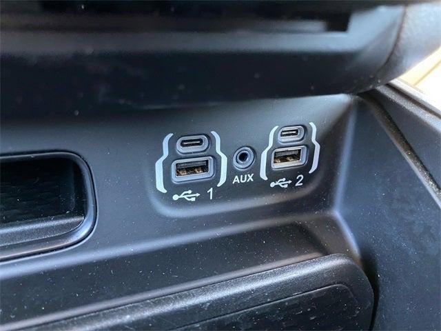 2020 RAM 1500 Big Horn Crew Cab 4x4 5'7' Box