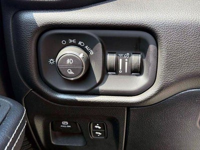 2025 RAM 1500 Laramie Crew Cab 4x4 5'7' Box