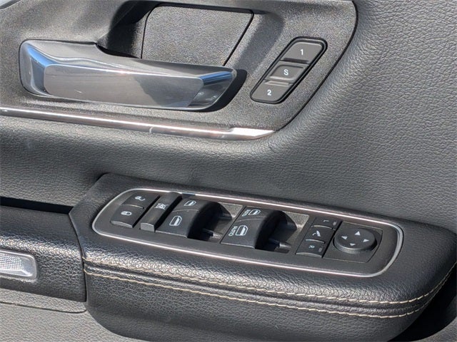 2022 RAM 1500 Laramie Crew Cab 4x4 5'7' Box