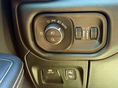 2024 RAM 1500 Laramie Crew Cab 4x4 5'7' Box