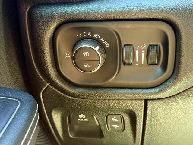 2024 RAM 1500 Laramie Crew Cab 4x4 5'7' Box