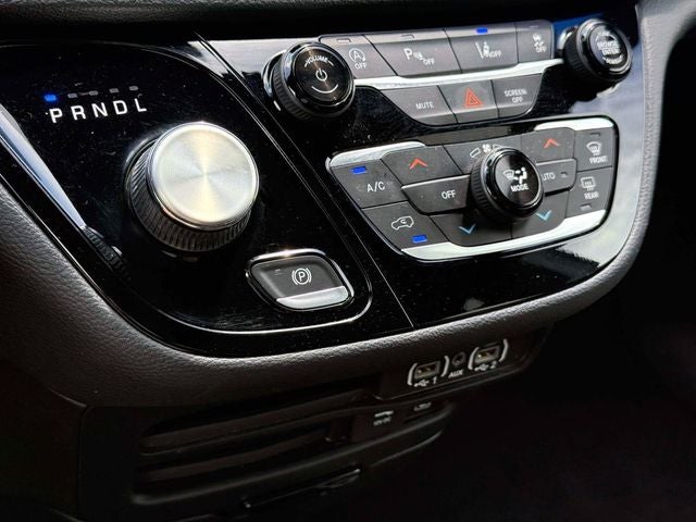 2022 Chrysler Pacifica Touring L AWD