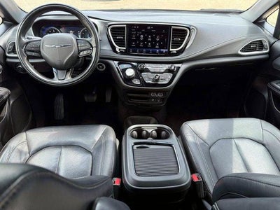 2022 Chrysler Pacifica Touring L AWD