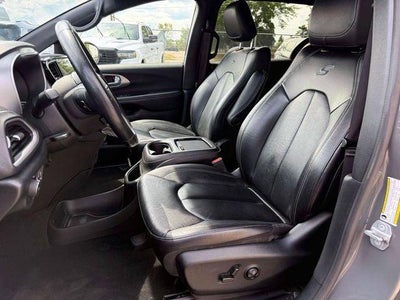 2022 Chrysler Pacifica Touring L AWD