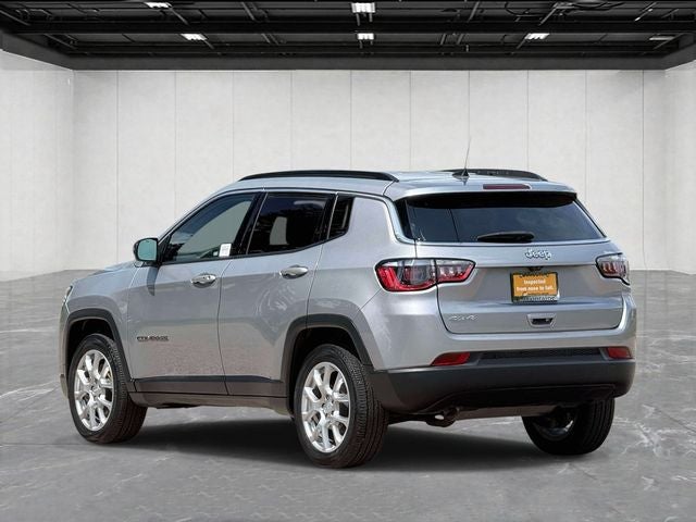 2024 Jeep Compass Latitude Lux FWD