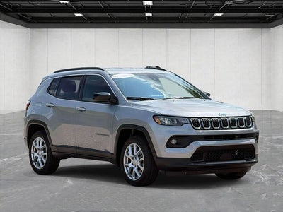 2024 Jeep Compass Latitude Lux FWD
