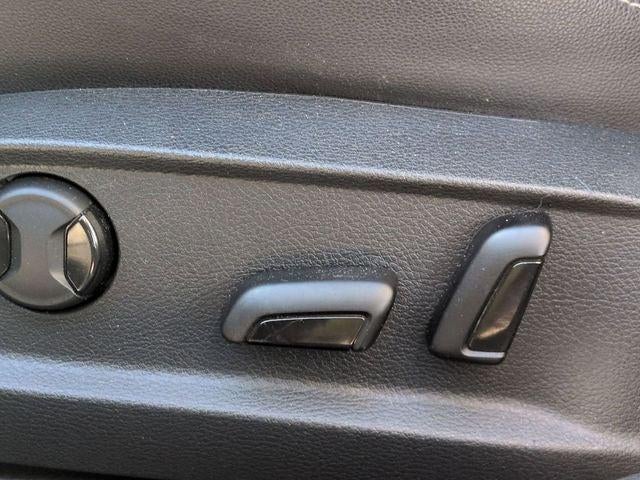 2017 Volkswagen Golf R 4-Door w/DCC & Navigation