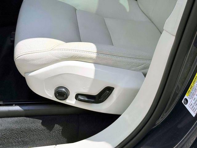 2018 Volvo XC90 T6 Momentum