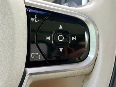 2018 Volvo XC90 T6 Momentum