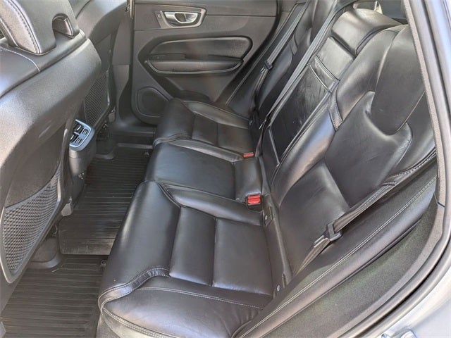 2022 Volvo XC60 B5 Inscription