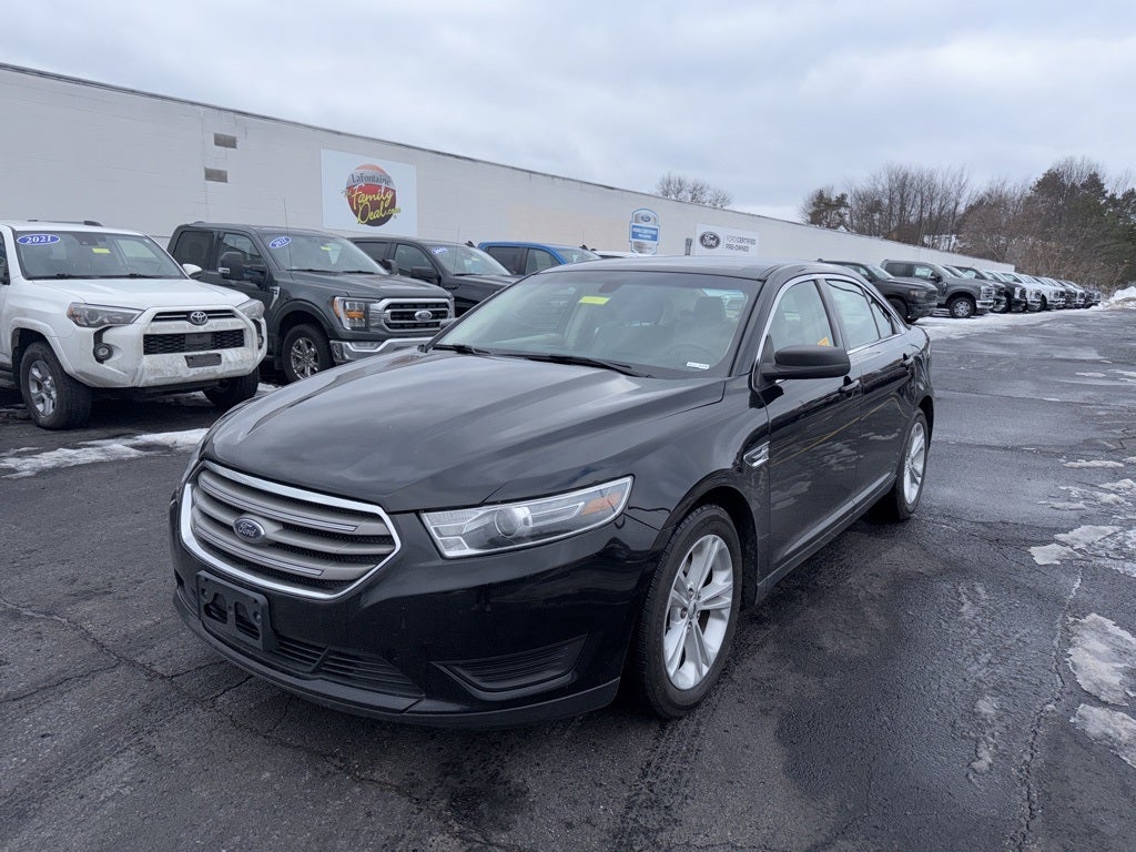 2017 Ford Taurus SE