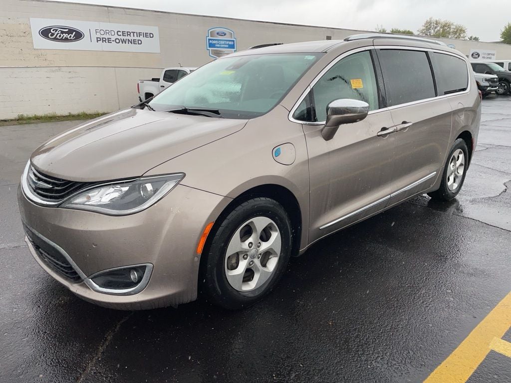 2017 Chrysler Pacifica Hybrid Platinum
