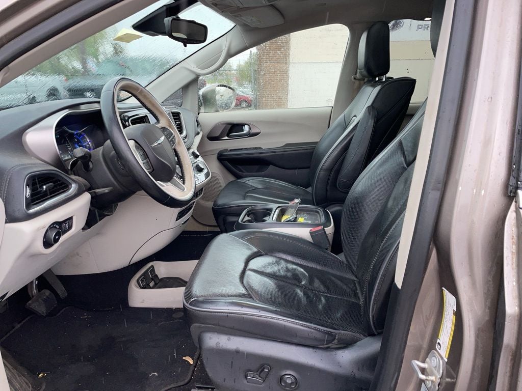 2017 Chrysler Pacifica Hybrid Platinum