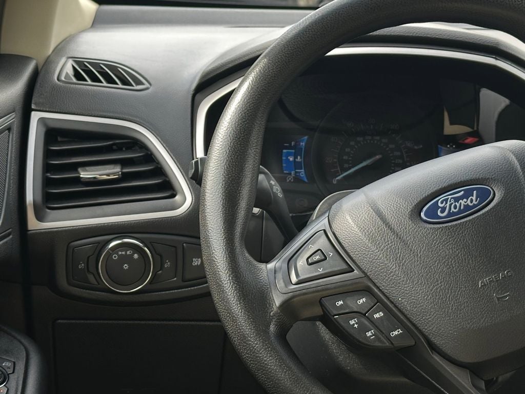 2021 Ford Edge SE