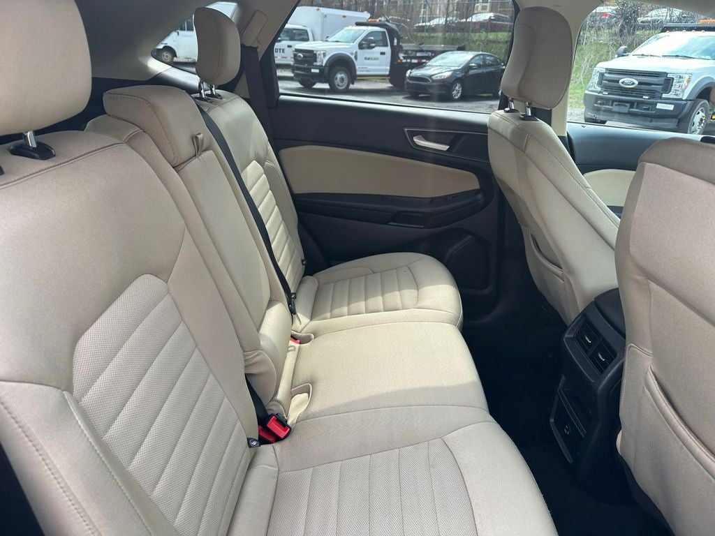 2021 Ford Edge SE