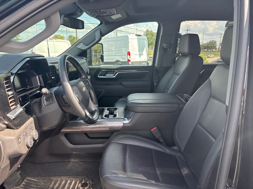 2025 Chevrolet Silverado 3500HD LTZ