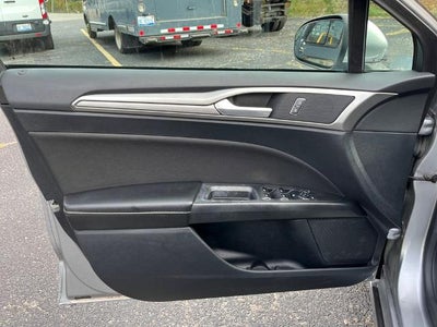 2020 Ford Fusion SE
