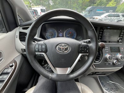 2018 Toyota Sienna XLE 8 Passenger