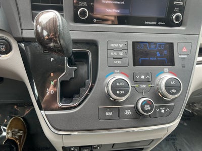 2018 Toyota Sienna XLE 8 Passenger