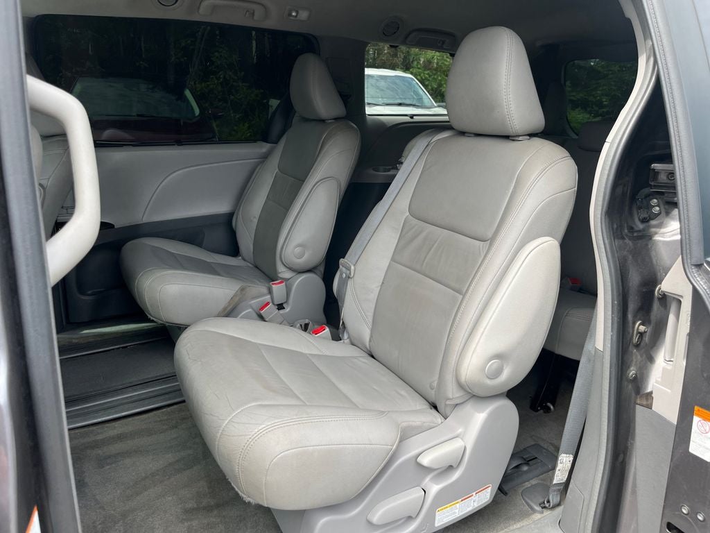 2018 Toyota Sienna XLE 8 Passenger