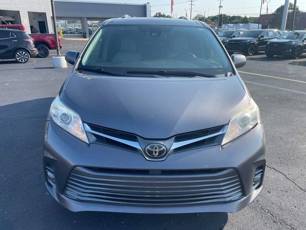 2018 Toyota Sienna XLE 8 Passenger