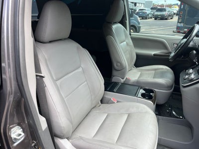 2018 Toyota Sienna XLE 8 Passenger