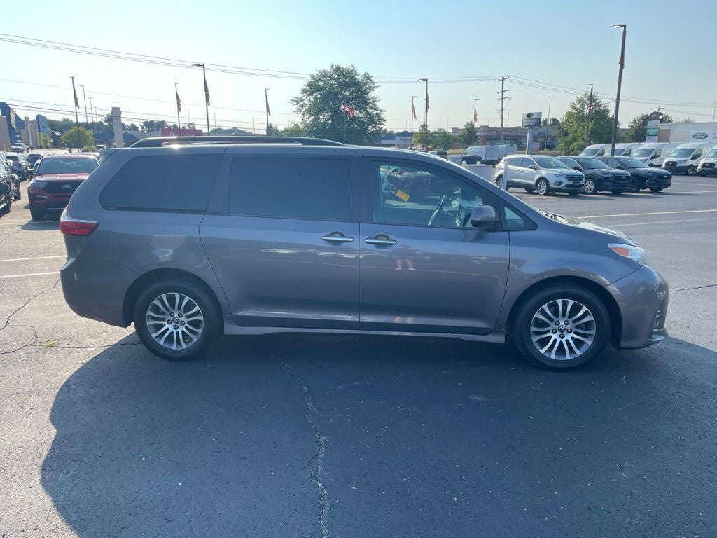 2018 Toyota Sienna XLE 8 Passenger