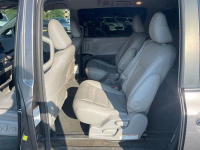 2018 Toyota Sienna XLE 8 Passenger